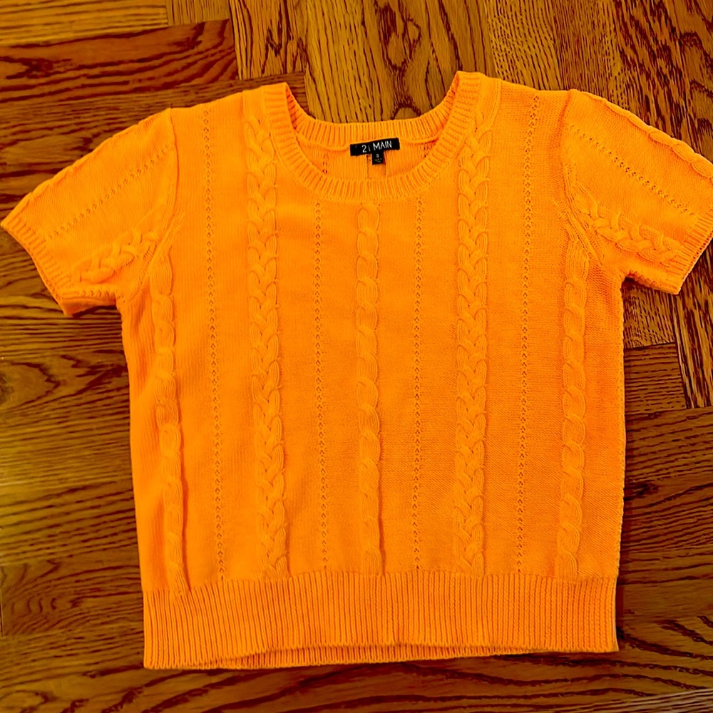 Sweater shirt sleeve